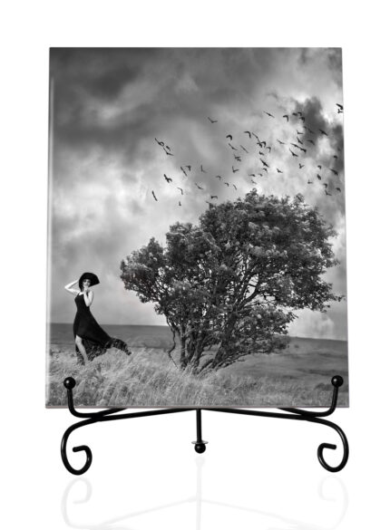 Woman in black-Tile