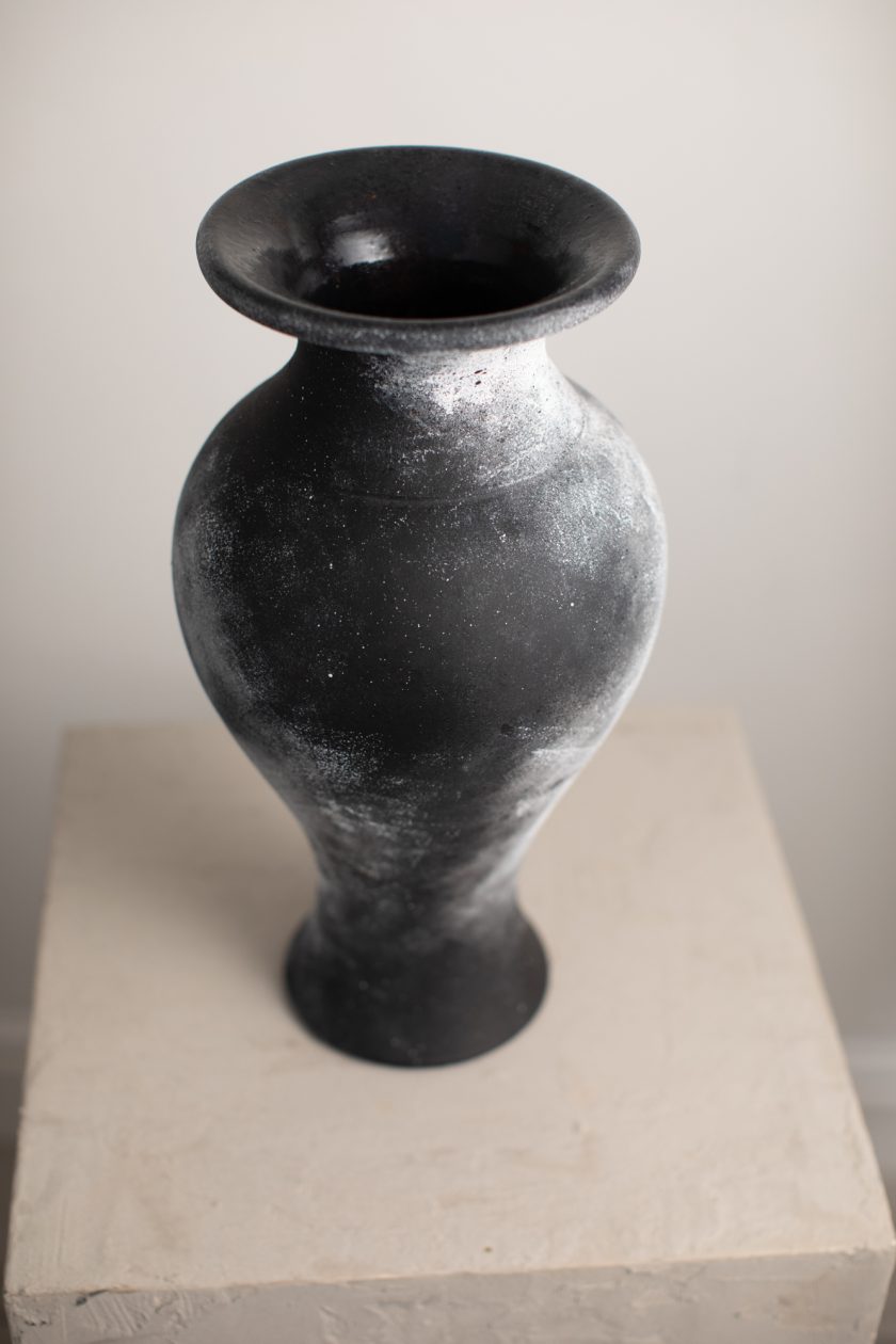 Minimalist Vase - Image 3