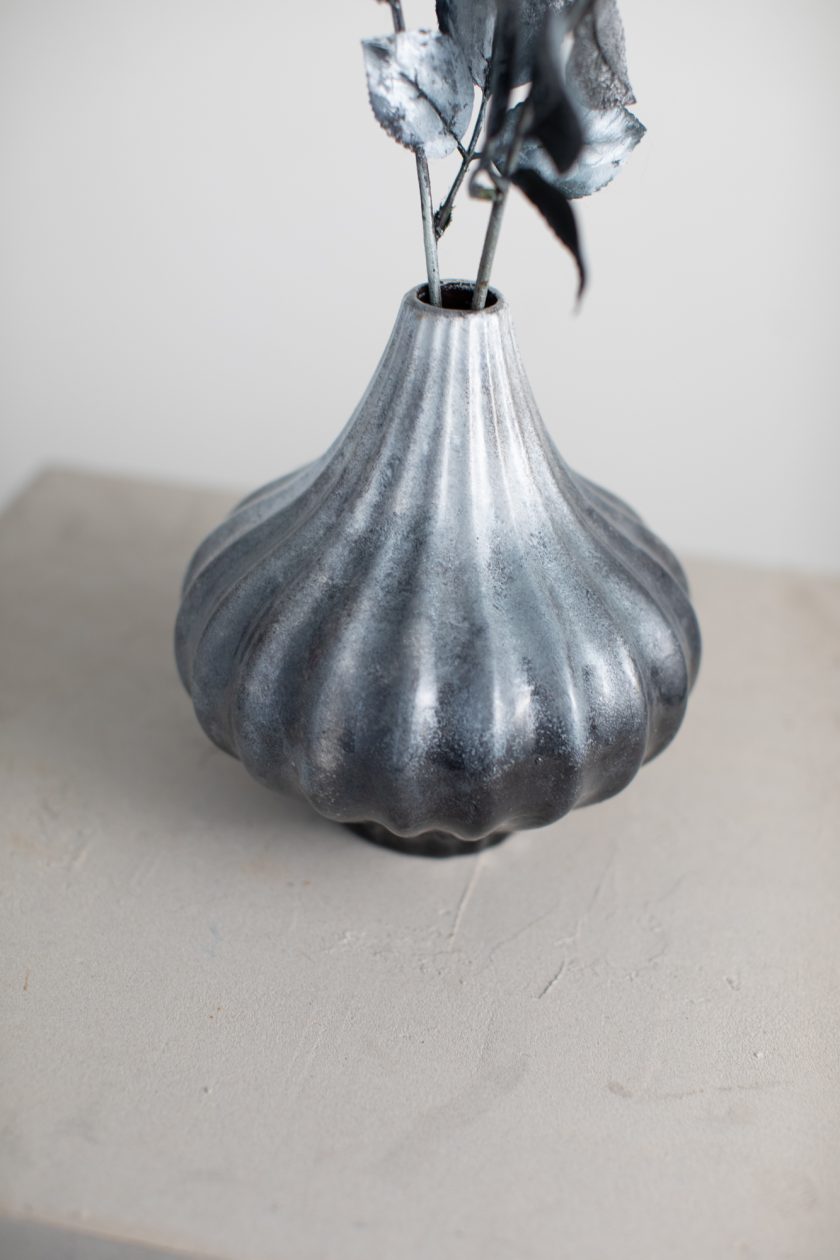 Vase, Rose and Skull - Image 7