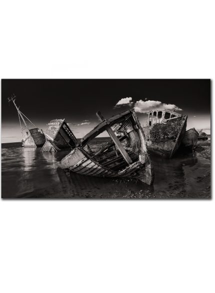Pin Mill boat BW