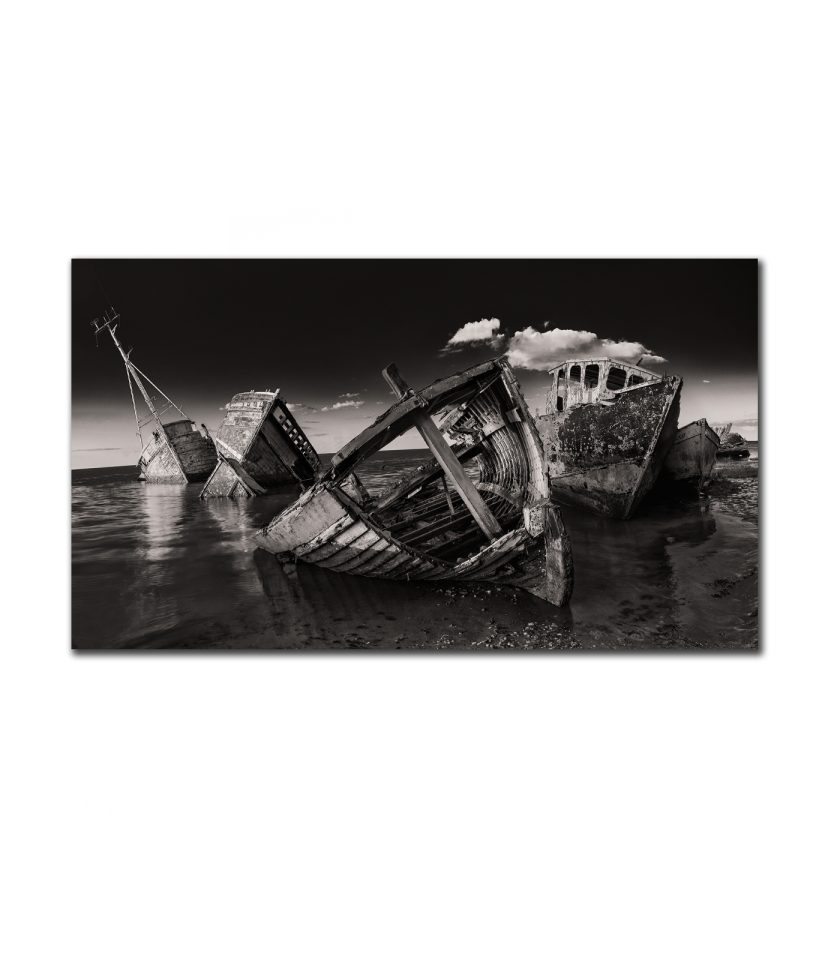 Pin Mill boat BW